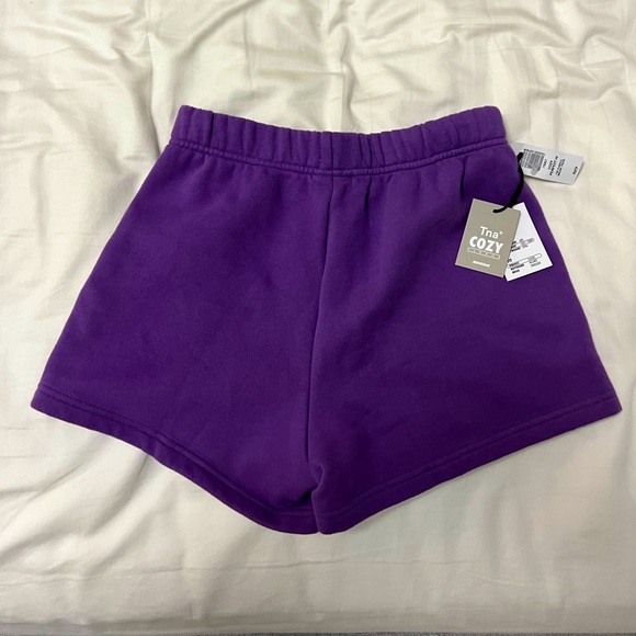 TNA ARITZIA COZY FLEECE 3” SHORTS (NWT) - Picture 5 of 5